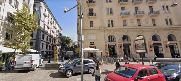 Propriété commerciale à Naples, Italy 53m² No. 143035 2