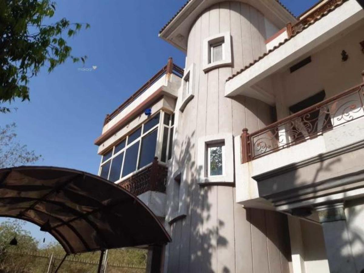 5 bedrooms House in Amdavad, India No. 5021