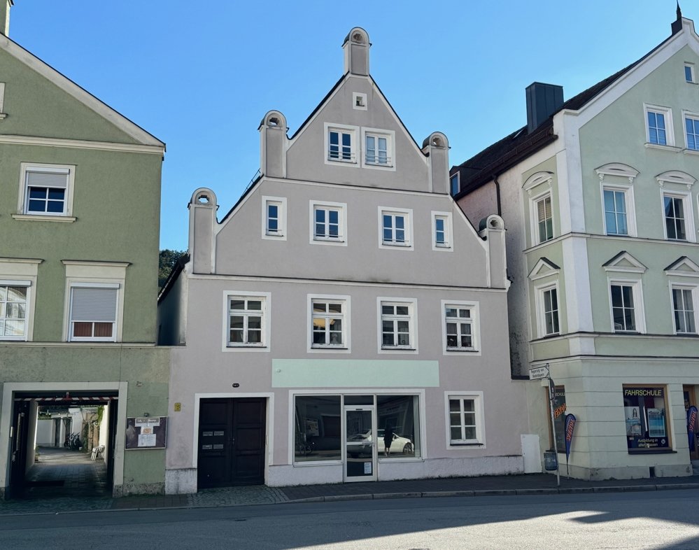 6-Zimmer Gebäude in Landshut, Germany, Nr. 44229