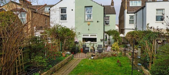 3 bedrooms House in Beckenham, United Kingdom No. 14380 14