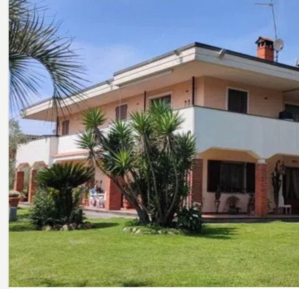 3 Schlafzimmer Villa in Montignoso, Italy, Nr. 358427