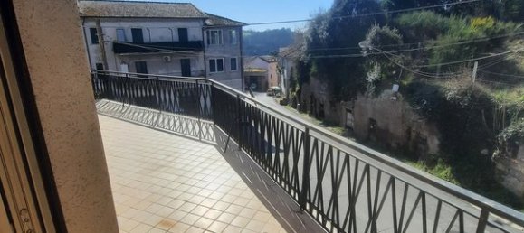 Apartamento de 3 habitaciónes en Mazzano Romano, Italy No. 256382 2