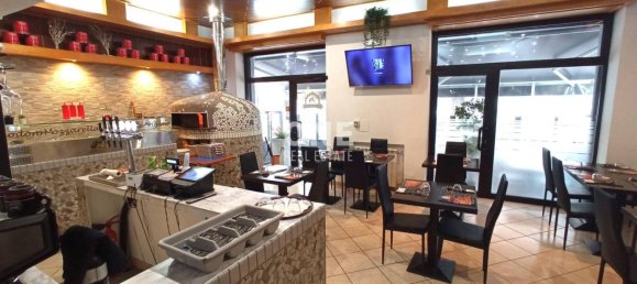 3 rooms Commercial property in Milan, Italy No. 239416 6