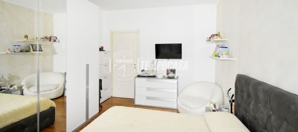 2-salle Appartement à Cologno Monzese, Italy No. 268879 12