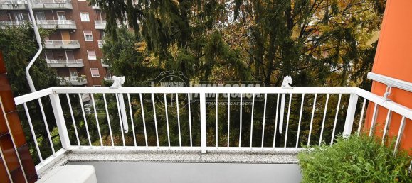 2-salle Appartement à Cologno Monzese, Italy No. 268879 5