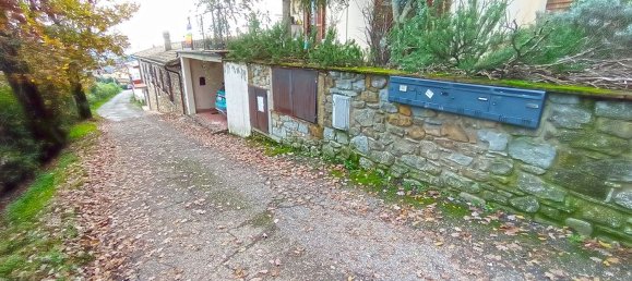 3 rooms Apartment in Arezzo, Italy No. 43910 5