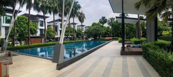 3 bedrooms Cafe / restaurant in Bangkok, Thailand No. 6330 3