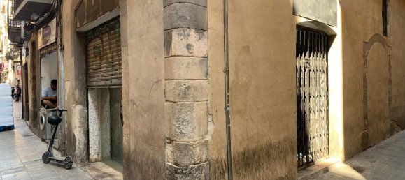 57m² Commercial property in Ciutat Vella, Spain No. 150855 9
