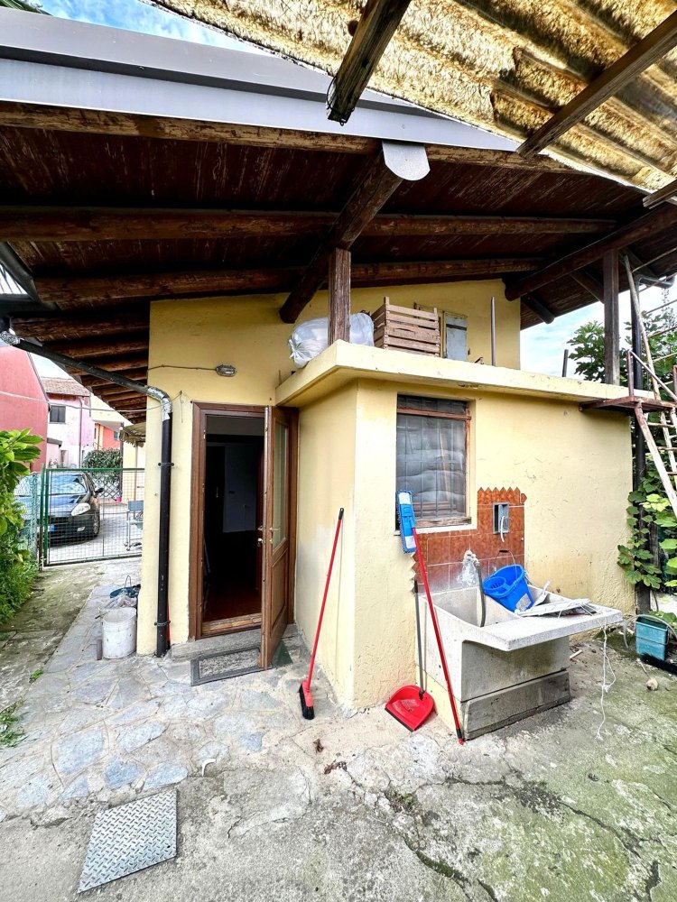 Apartamento de 2 habitaciónes en Borgo Ticino, Italy No. 152575