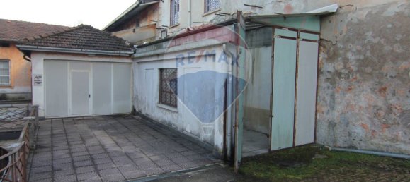 500m² Commercial property in Varese, Italy No. 133045 3