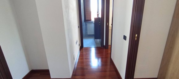 Квартира с 3 комнатами в Чинизелло Бальсамо, Италия № 287560 2