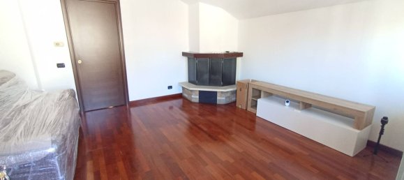 Квартира с 3 комнатами в Чинизелло Бальсамо, Италия № 287560 21