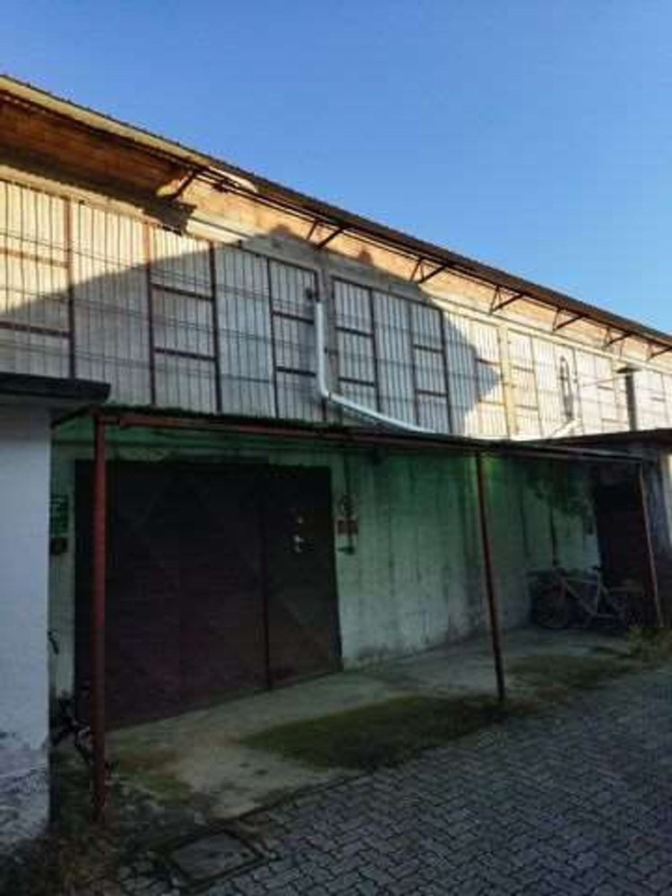 353m² Warehouse in Busto Arsizio, Italy No. 361232