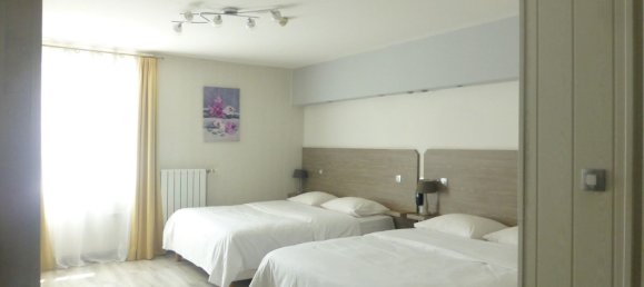 1630m² Commercial property in Pithiviers, France No. 61366 2