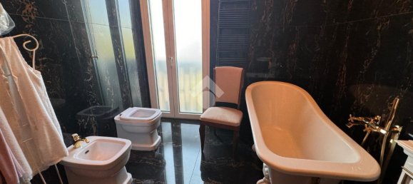 4-Zimmer Haus in Bari, Italy, Nr. 128193 9