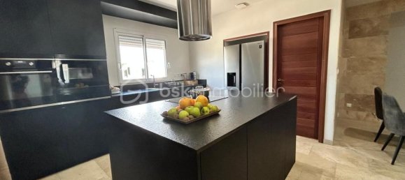 3 bedrooms House in Gironde, France No. 335470 4