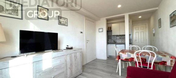 7 rooms Penthouse in Florence, Italy No. 38904 8