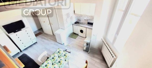 7 rooms Penthouse in Florence, Italy No. 38904 3