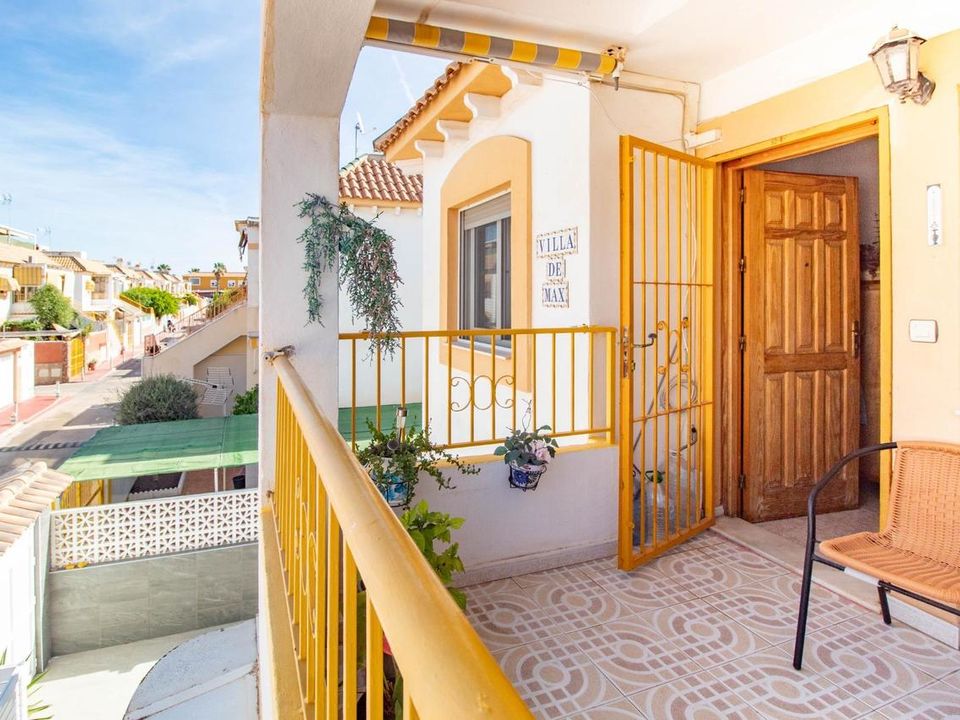 2 bedrooms Bungalow in Torrevieja, Spain No. 208843