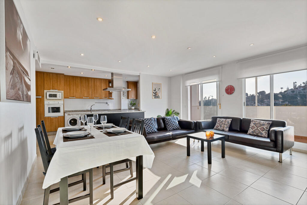 Dúplex de 4 dormitorios en Benalmádena, Spain No. 185329