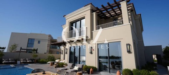 4 bedrooms Villa in Abu Dhabi, UAE No. 18522 3