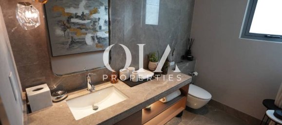 4 bedrooms Villa in Abu Dhabi, UAE No. 18522 12