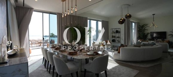 4 bedrooms Villa in Abu Dhabi, UAE No. 18522 6