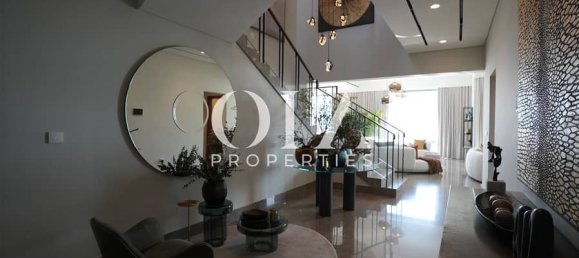 4 bedrooms Villa in Abu Dhabi, UAE No. 18522 5