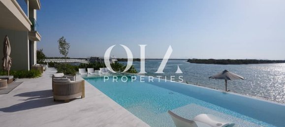 4 bedrooms Villa in Abu Dhabi, UAE No. 18522 2