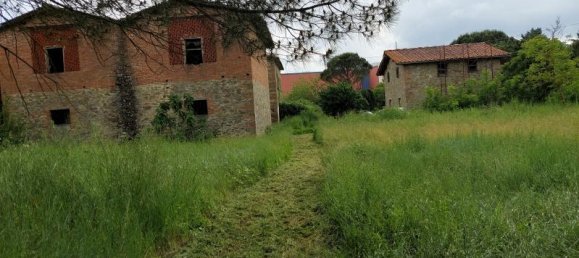 4 rooms Apartment in Arezzo, Italy No. 234391 3