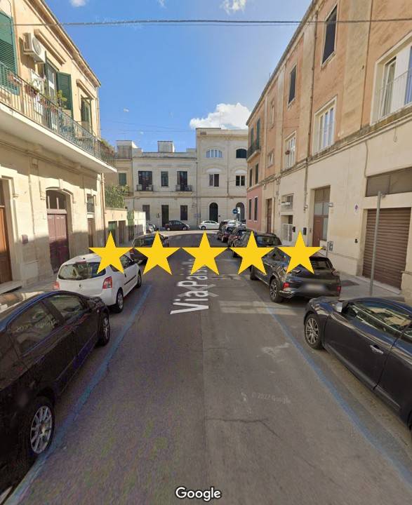 5 bedrooms Apartment in Lecce, Italy No. 12472