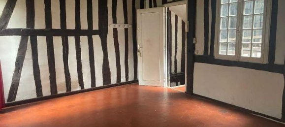 Estudio en Rouen, France No. 198770 2