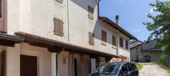 Замки и поместья с 10 комнатами в Порденоне, Италия № 288591 2