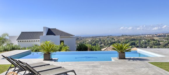 6 bedrooms Villa in Benahavis, Spain No. 5386 3