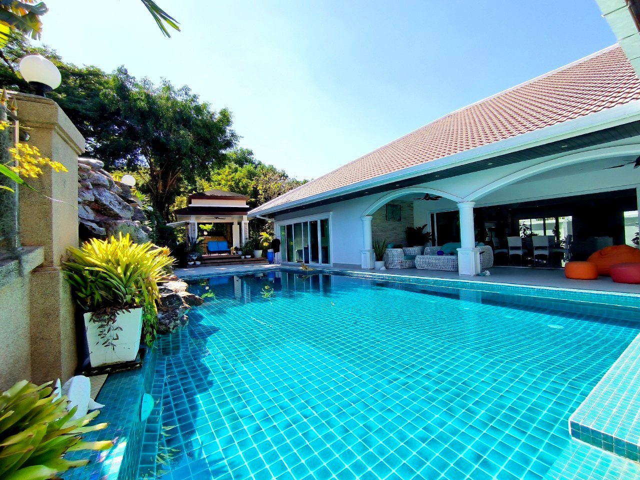 3 bedrooms Cafe / restaurant in Pattaya, Thailand No. 11349