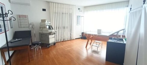 Apartamento de 3 divisões em Bari, Italy N.º 202195 9