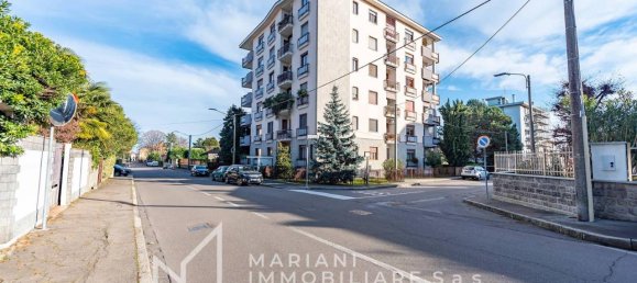 4-salle Appartement à Castellanza, Italy No. 27808 45