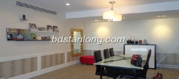 Apartamento de 2 dormitorios en Tay Ho, Vietnam No. 7045 2