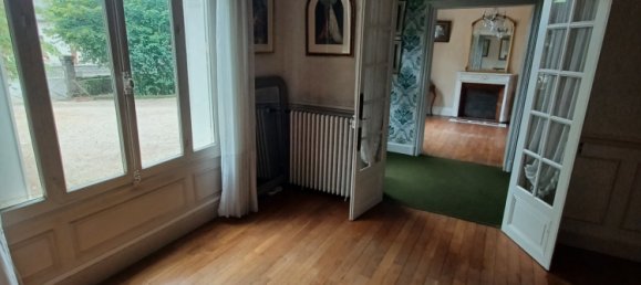 Casa de 6 dormitorios en Centre-Val de Loire, France No. 300459 2