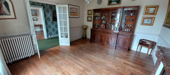 Casa de 6 dormitorios en Centre-Val de Loire, France No. 300459 5