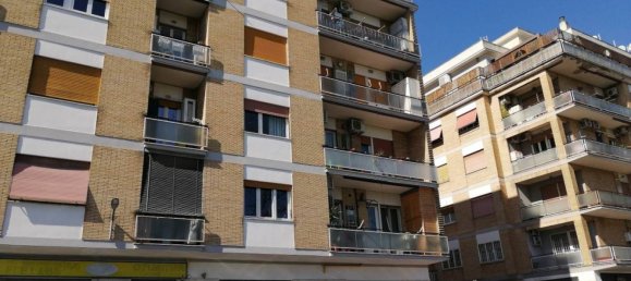 3 bedrooms Apartment in Rome, Italy No. 184416 10