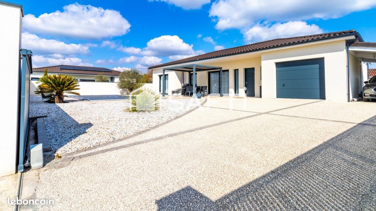 3 bedrooms House in Bergerac, France No. 109069