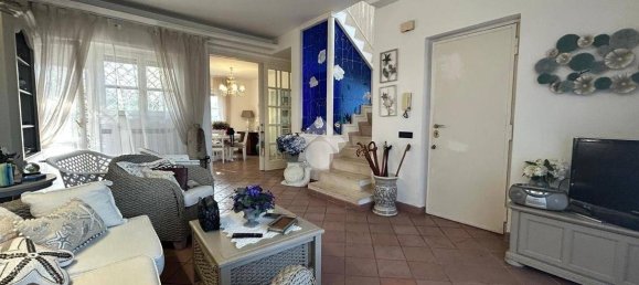4 Schlafzimmer Villa in Anzio, Italy, Nr. 155551 6