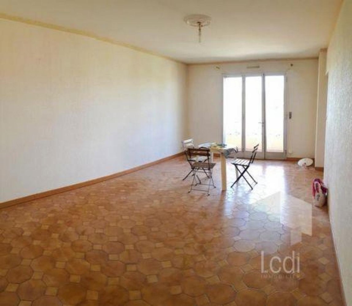 2 bedrooms Apartment in Entrecasteaux, France No. 36141