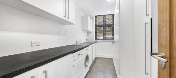 5 bedrooms House in London, United Kingdom No. 5335 54