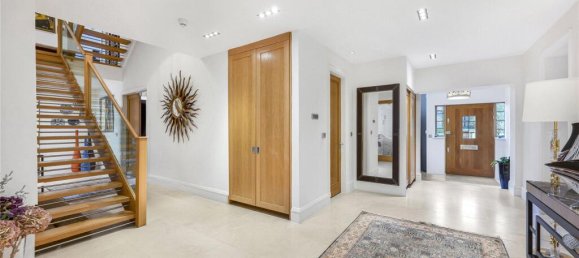 5 bedrooms House in London, United Kingdom No. 5335 64