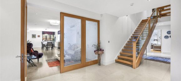 5 bedrooms House in London, United Kingdom No. 5335 21