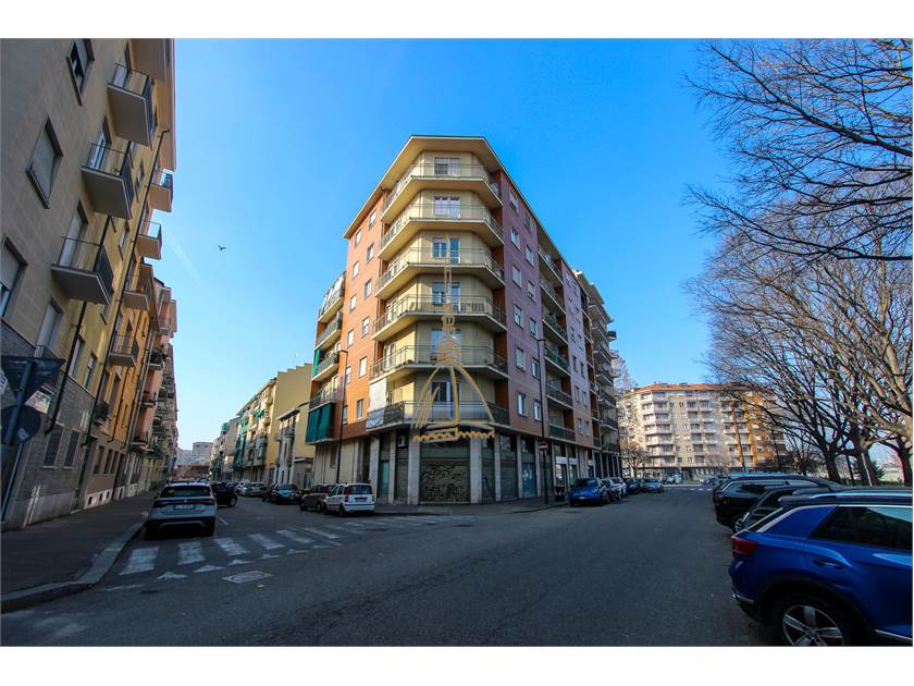 2 bedrooms Apartment in Turin, Italy No. 118876