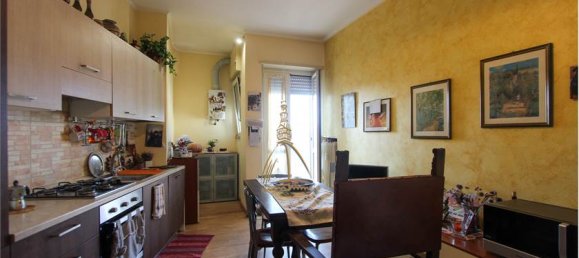 2 bedrooms Apartment in Turin, Italy No. 118876 4