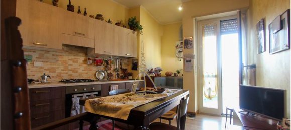 2 bedrooms Apartment in Turin, Italy No. 118876 5
